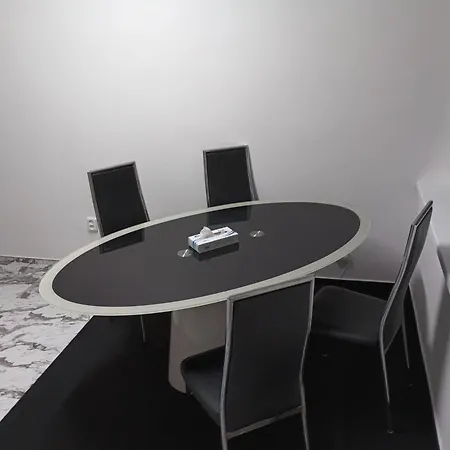 Apartament 2 Bedroom, Kitchen And Terrace *