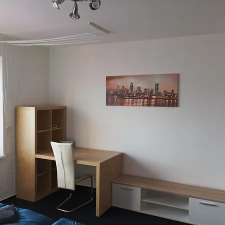 2 Bedroom, Kitchen And Terrace 아파트 *