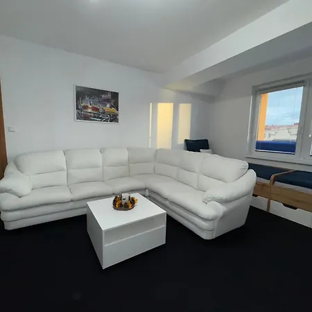 아파트 2 Bedroom, Kitchen And Terrace